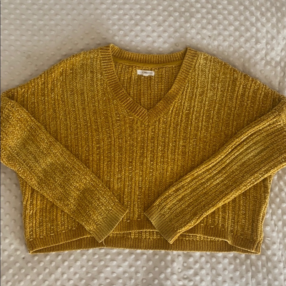 V neck cropped sweater